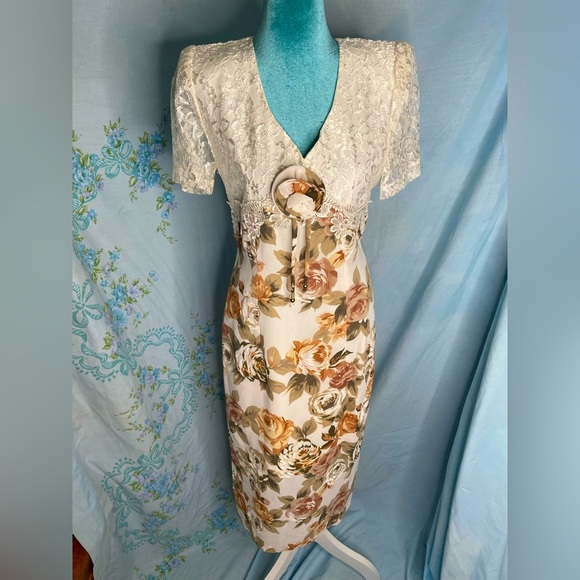 tia Dresses & Skirts - Tia: vintage 80s lace and floral dress